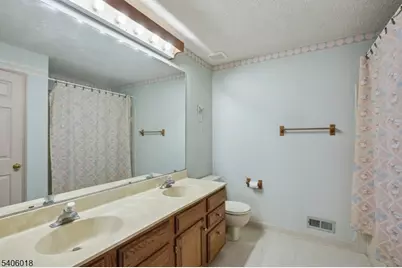 82 Castleton Rd, Montgomery Township, NJ 08540 - Photo 19