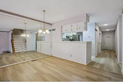 82 Castleton Rd, Montgomery Township, NJ 08540 - Photo 5