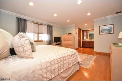 237 Glenwood Dr, North Haledon, NJ 07508 - Photo 21