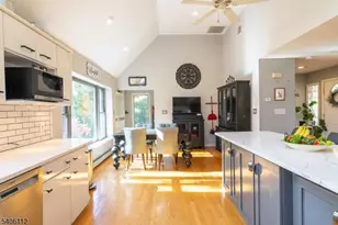 9 Wayside Ln, Clinton Township, NJ 08833 - Photo 9