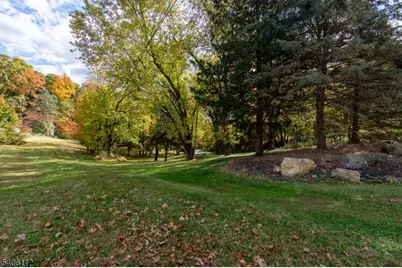 9 Wayside Ln, Clinton Township, NJ 08833 - Photo 5