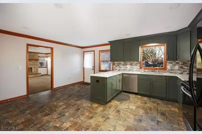 99 Beechwood Cir, Hillsborough Township, NJ 08844 - Photo 17