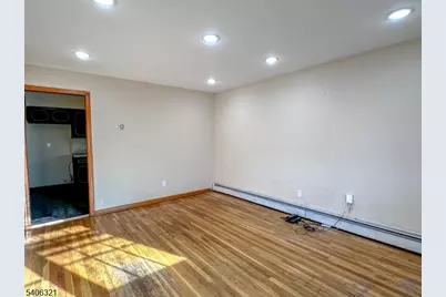 325-327 John St Apt 5 #4, Elizabeth, NJ 07202 - Photo 3