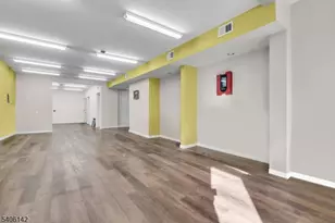 647 Scotland Rd, Orange, NJ 07050 - Photo 9