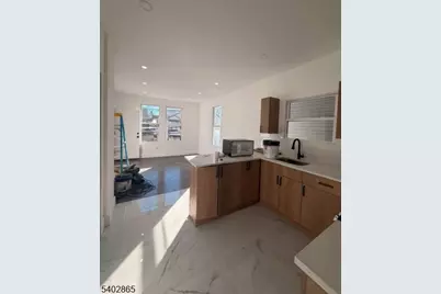 69 Brookdale Ave #2L, Newark, NJ 07106 - Photo 9