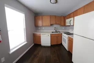 532 Great Beds Ct, Perth Amboy, NJ 08861 - Photo 3