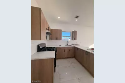 69 Brookdale Ave #3R, Newark, NJ 07106 - Photo 7