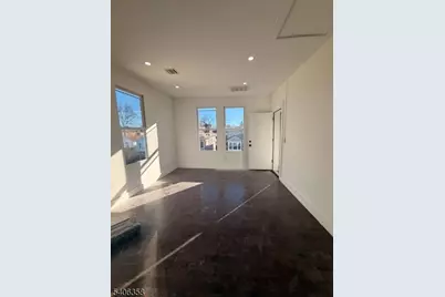 69 Brookdale Ave #3R, Newark, NJ 07106 - Photo 1