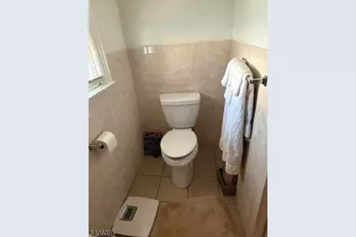 2745 Vauxhall Rd, Union Township, NJ 07083 - Photo 9