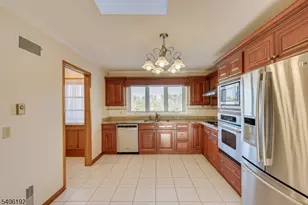 18 Cortelyous Ln, Franklin Township, NJ 08873 - Photo 9