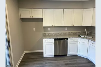 23 Nottingham Way, Franklin Township, NJ 08873 - Photo 5