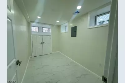 13 Vermont Ave, Newark, NJ 07106 - Photo 5