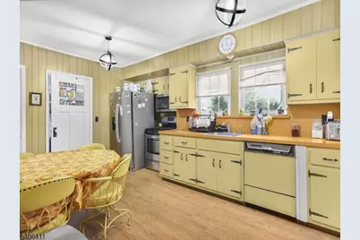 110 Gourley Ave, Clifton, NJ 07013 - Photo 11