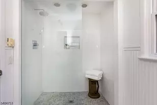 124 Essex Ave, Glen Ridge, NJ 07028 - Photo 13