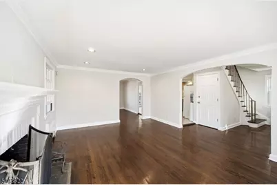 34 W Lawn Rd, Livingston, NJ 07039 - Photo 9