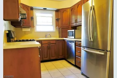 17 Wellington Rd, Livingston, NJ 07039 - Photo 5