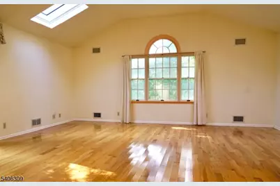 17 Wellington Rd, Livingston, NJ 07039 - Photo 3