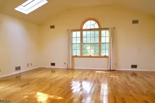 17 Wellington Rd, Livingston, NJ 07039 - Photo 3