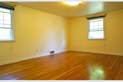 17 Wellington Rd, Livingston, NJ 07039 - Photo 11