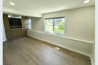 2 Mountain View Ave, Washington Township, NJ 07853 - Photo 3