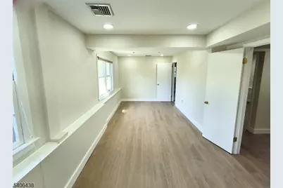 2 Mountain View Ave, Washington Township, NJ 07853 - Photo 5