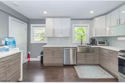 98 Scoles Ave, Clifton, NJ 07012 - Photo 3