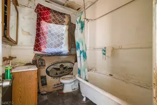 199 Hollywood Ave, East Orange, NJ 07018 - Photo 19