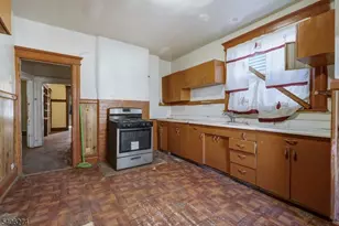 199 Hollywood Ave, East Orange, NJ 07018 - Photo 15