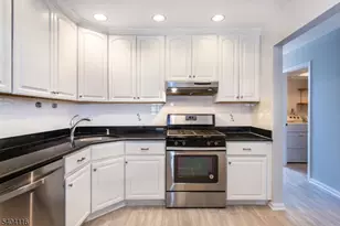 173 Castle Ridge Dr, East Hanover Township, NJ 07936 - Photo 9