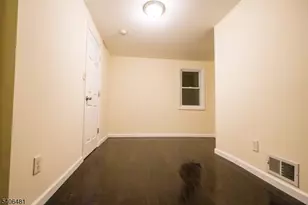 563 S 17th St, Newark, NJ 07103 - Photo 9