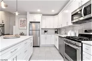 27 Up Mountain Ave C270, Montclair, NJ 07042 - Photo 9