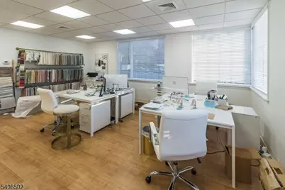 555 Goffle Rd, Ridgewood, NJ 07450 - Photo 3