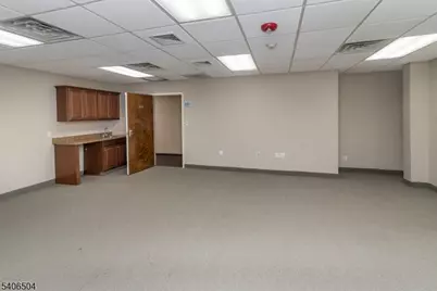 555 Goffle Rd, Ridgewood, NJ 07450 - Photo 5