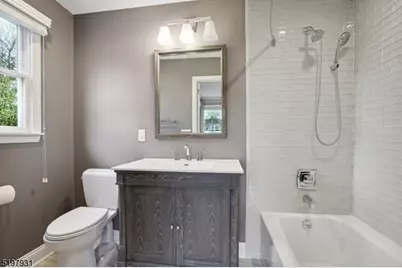 25 Ruthven Pl, Summit, NJ 07901 - Photo 11