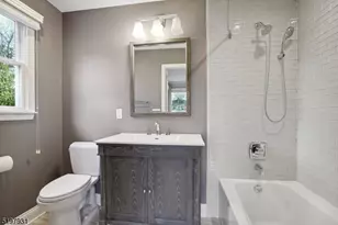 25 Ruthven Pl, Summit, NJ 07901 - Photo 11