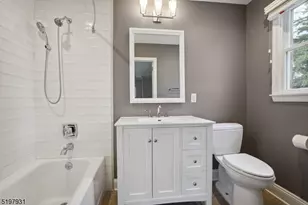 25 Ruthven Pl, Summit, NJ 07901 - Photo 9