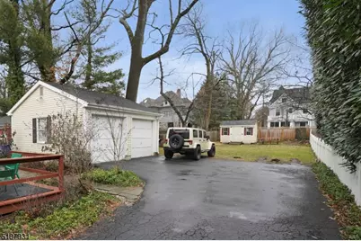 25 Ruthven Pl, Summit, NJ 07901 - Photo 15