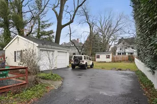 25 Ruthven Pl, Summit, NJ 07901 - Photo 15