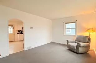 214 Elizabeth St, South Bound Brook Boro, NJ 08880 - Photo 3