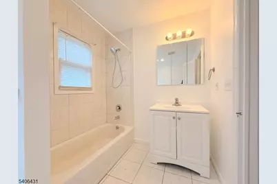 214 Elizabeth St #1, South Bound Brook Boro, NJ 08880 - Photo 5