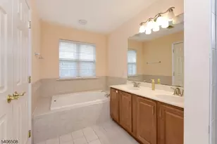 14 Scarlet Oak Dr, Montgomery Township, NJ 08540 - Photo 19