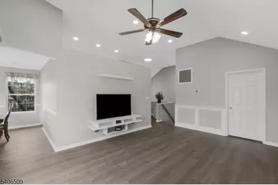 61 Waugh Ct, Bridgewater, NJ 08807 - Photo 3