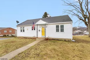 1060 Grand St, Phillipsburg, NJ 08865 - Photo 1