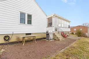 1060 Grand St, Phillipsburg, NJ 08865 - Photo 23