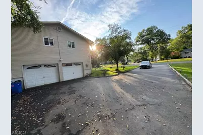 31 Green Dr, East Hanover Township, NJ 07936 - Photo 7