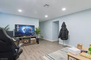 31 Green Dr, East Hanover Township, NJ 07936 - Photo 31