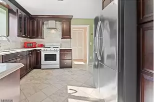 107 Thompson St, Raritan, NJ 08869 - Photo 3