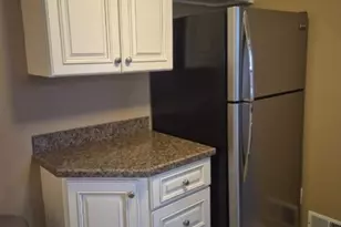 602 Village Commons, Raritan Township, NJ 08822 - Photo 3