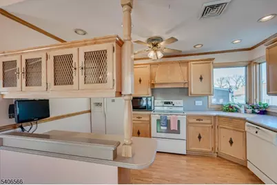 31 Marie Rd, Woodbridge Township, NJ 08863 - Photo 13