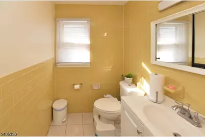 100 Eastern Way, Rutherford, NJ 07070 - Photo 13